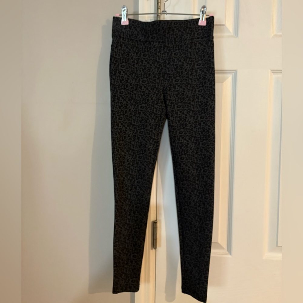 LOFT Charcoal and Black Animal Print Patterned Leggings XSP